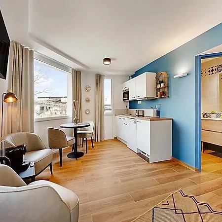 Elegant With Rooftop - 2p - Vanves Szálloda 3*